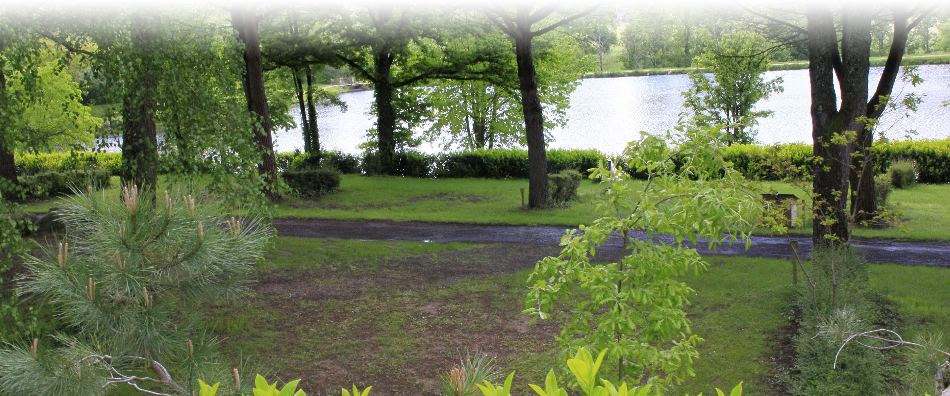 Le plan d’eau le lac de Soubayre : camping le Bosquet entre Villefranche de Rouergue et Najac