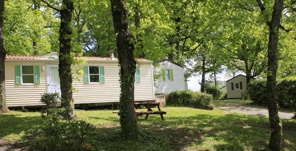 Vue du Mobil-home O'Hara, exposé plein Sud du camping le Bosquet à la Fouillade en région Occitanie