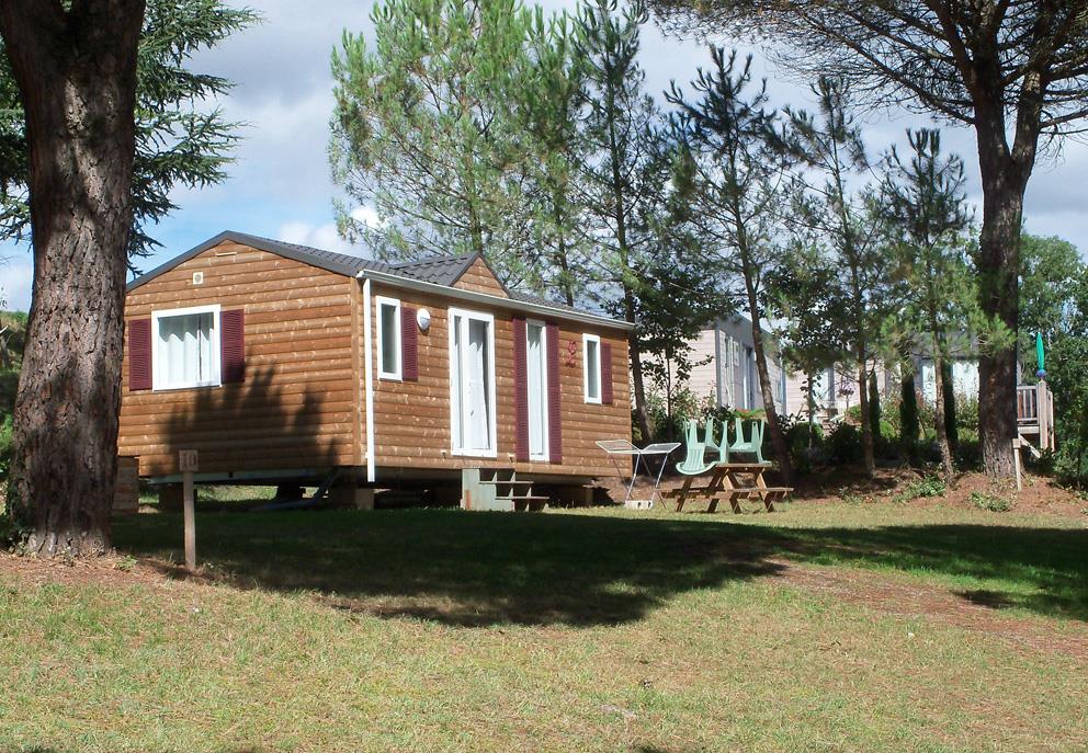 Mobil-homes Louisiane Savanha du camping le Bosquet à la Fouillade en bord de lac